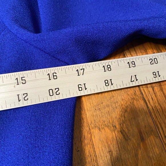 Vince Camuto Blue Bell Sleeve Shift Dress – Size 6P - Picture 6 of 9